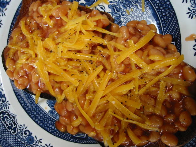IMG_9024_beans_on_toast_with_cheese.JPG 