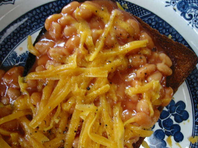 IMG_9027_baked_beans_on_toast_with_cheese.JPG 